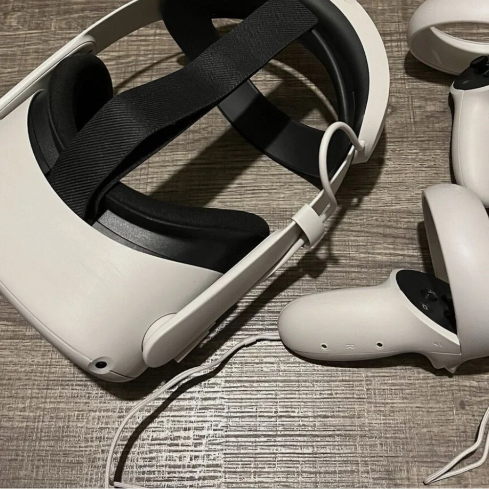 Meta Quest 2 White VR Headset